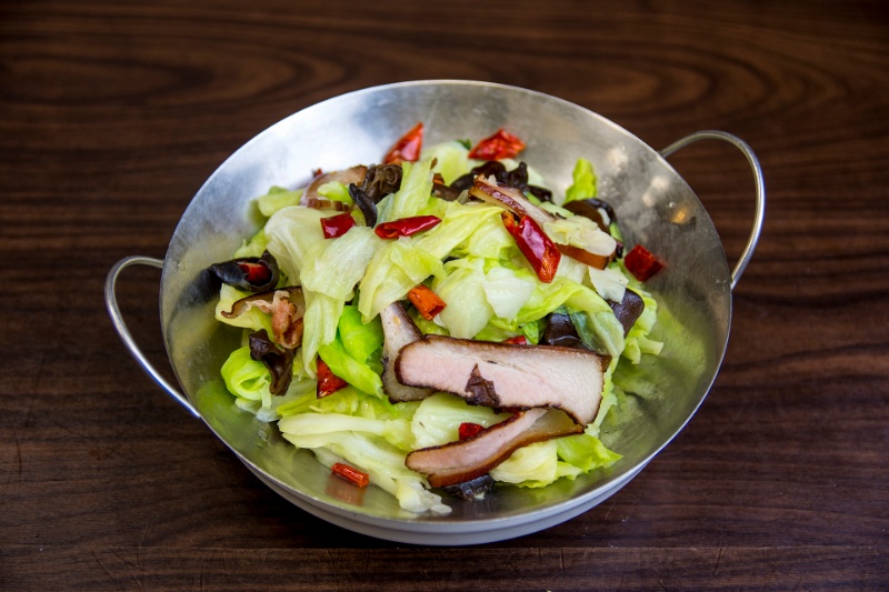 v14. cabbage with chinese bacon 手撕包心菜